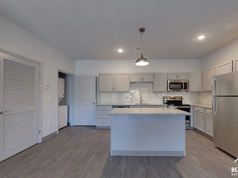 Indian Point Apartments — Photo 53