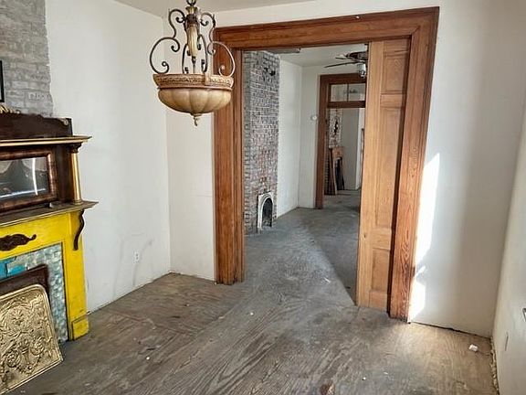 3rd image of 3429-31 Magnolia St