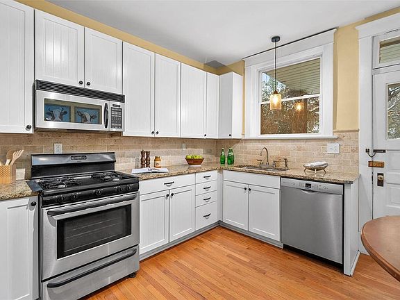 3rd image of 4931 Murdoch Ave