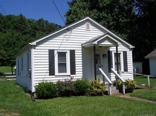 33 Liner St, Waynesville, NC 28786