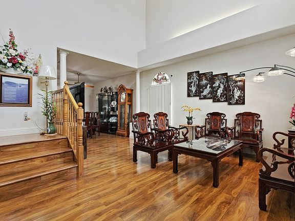 5th image of 9348 Pioneer Cir