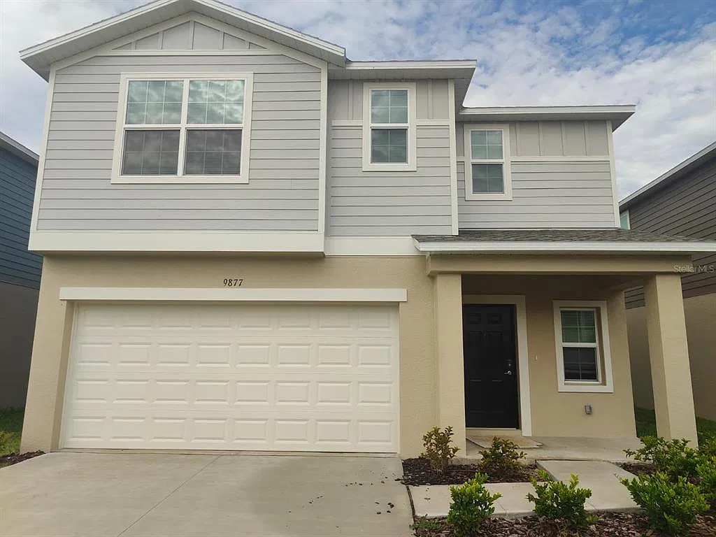 6 bed, 3.0 bath, 2590 sqft, $2,895 — Photo 1