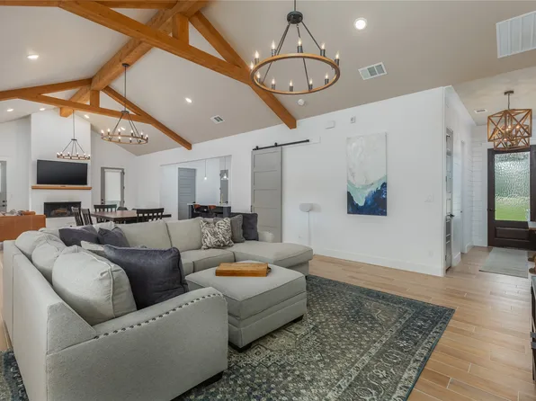 301 Dobbs Trl, Springtown, TX 76082