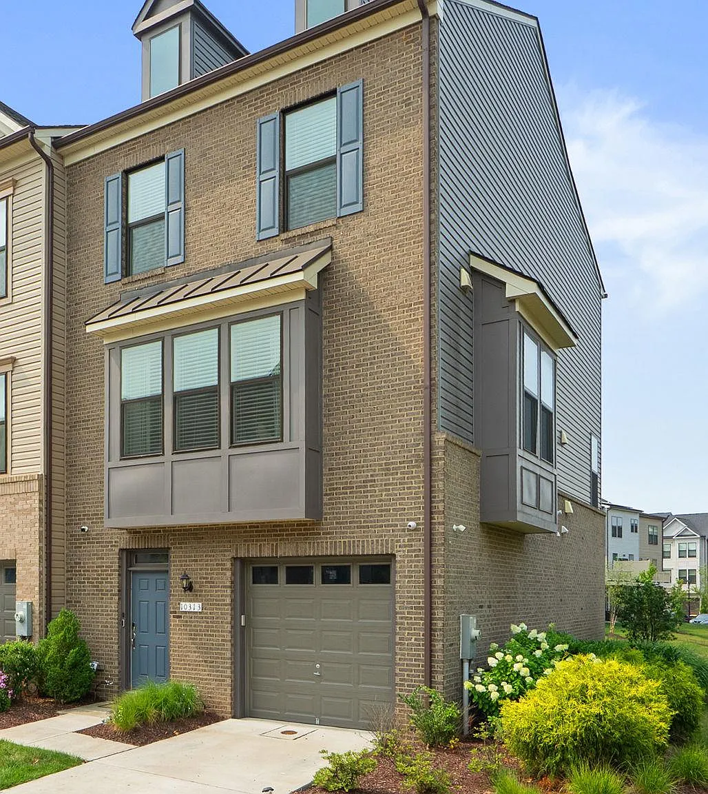 3 bed, 3.5 bath, 1800 sqft, $3,550 — Photo 3