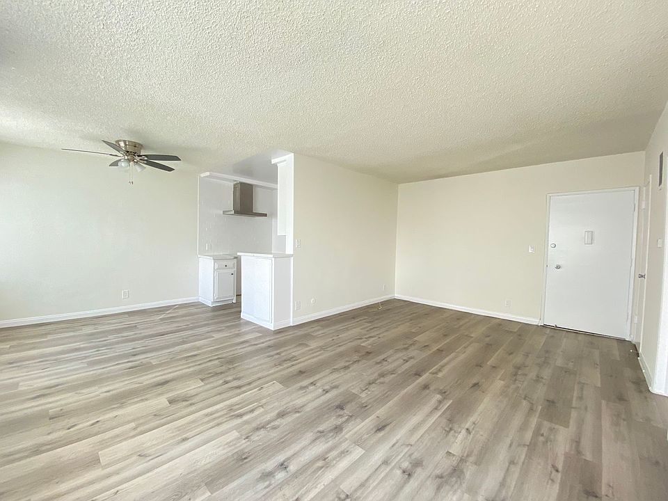 1st image of 7011 Lanewood Ave #B303