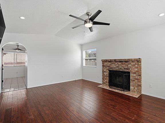 5th image of 175 Pearl Dr NE