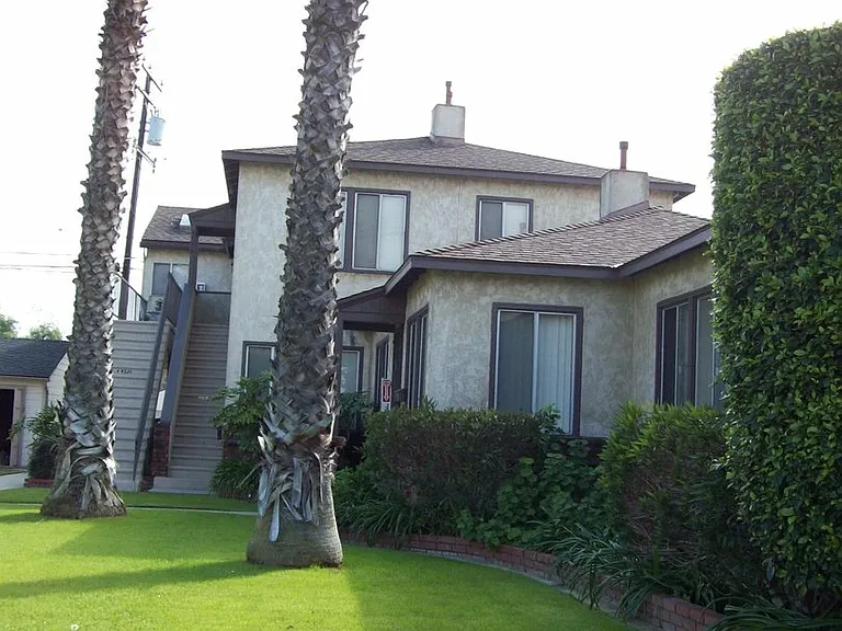 4530 — Photo 1