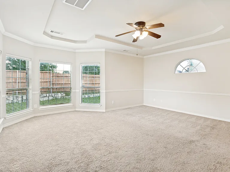 11800 Pondview Ln — Photo 14