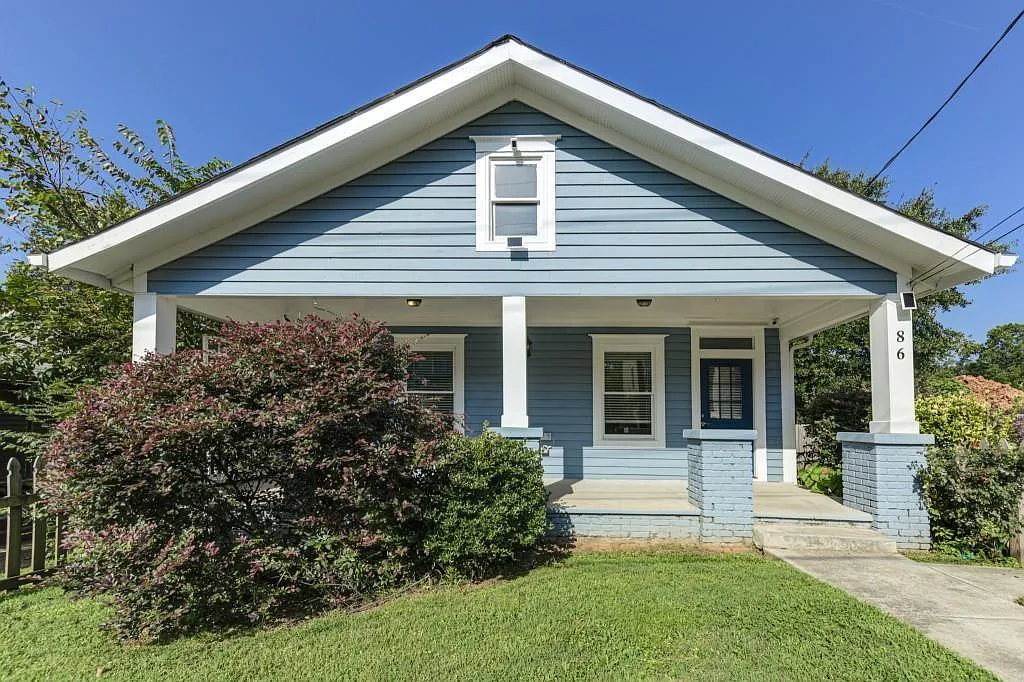3 bed, 2.0 bath, 1934 sqft, $3,200 — Photo 1