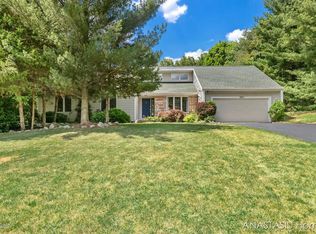 7667 Kenrob Dr SE, Grand Rapids, MI 49546