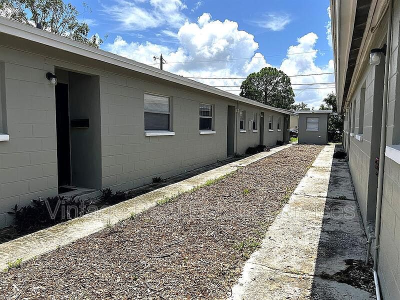 1st image of 520 89th Ave N #8