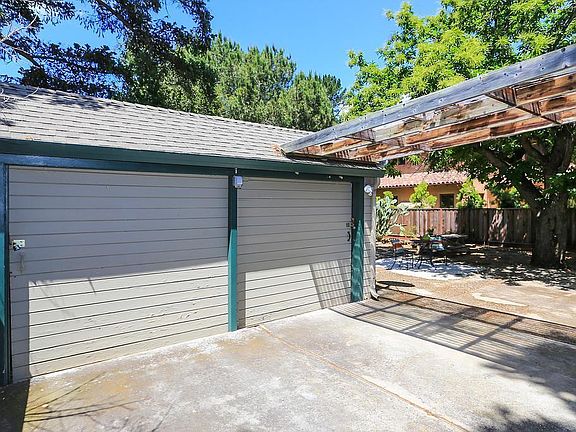 2nd image of 10151 Byrne Ave