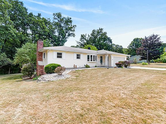 3rd image of 257 Wagon Wheel Ln
