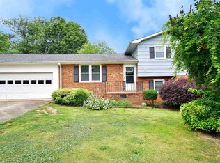 215 Blalock Rd, Boiling Springs, SC 29316