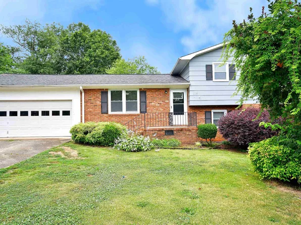 215 Blalock Rd, Boiling Springs, SC 29316