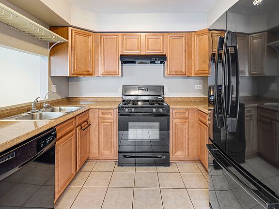 3rd image of 4660 Burnham Dr
