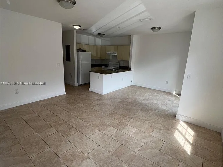 211 W 79th Pl #302 — Photo 1