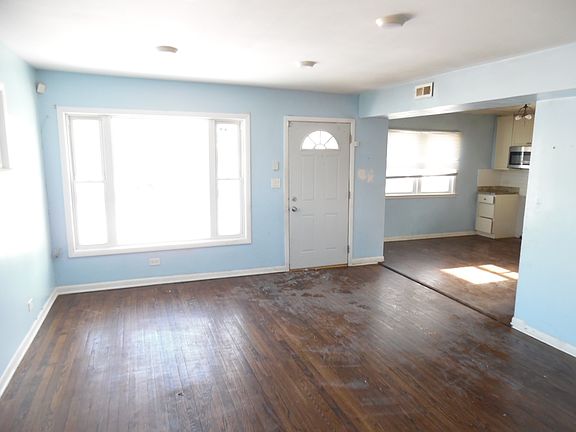 4th image of 14914 Edbrooke Ave
