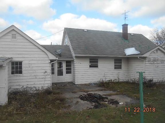 2nd image of 621 E 31st St