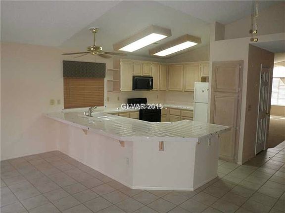 4th image of 8404 Airmont Ct