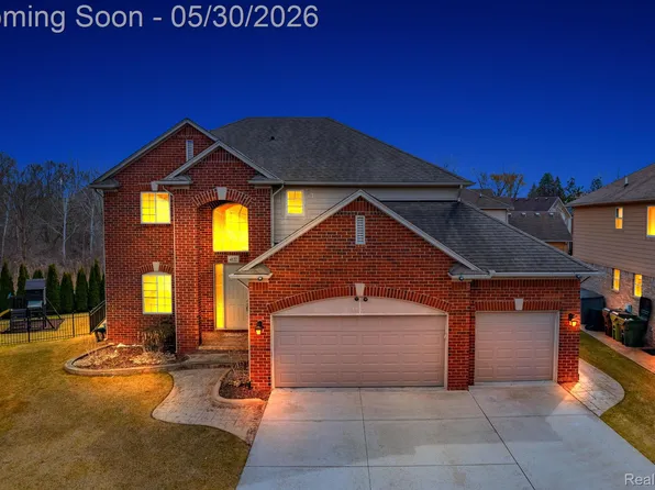 4122 Hawks Nest Rd, Shelby Township, MI 48317