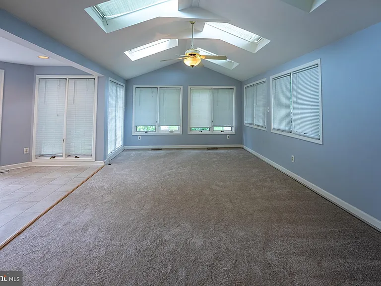 6438 Woodville Dr — Photo 6