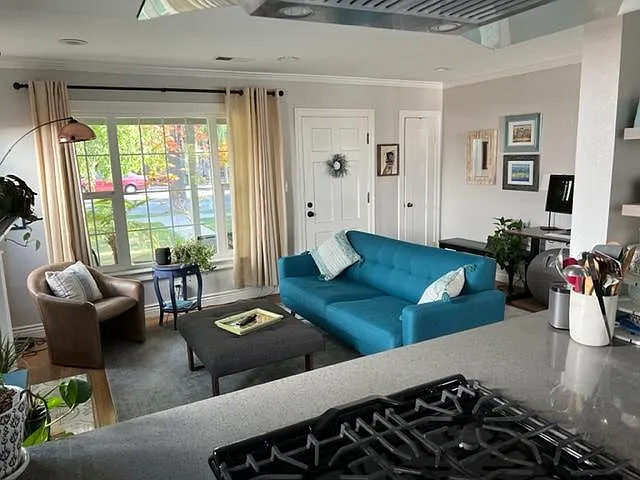 719 Willow Glen Way — Photo 4