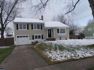 6 Harmon Rd, Mount Holly, NJ 08060