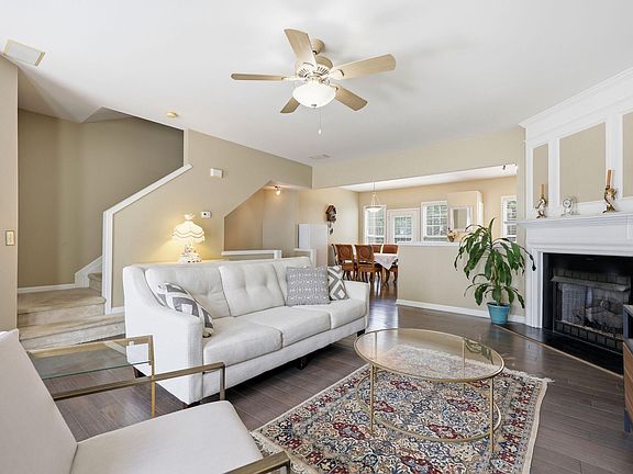 3rd image of 5408 Bayside Ct