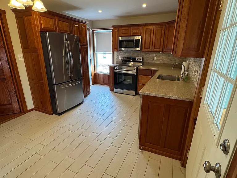 218-220 Lafayette St #220-1 — Photo 11