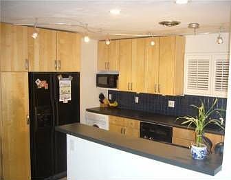4th image of 632 13th Ave E APT 12