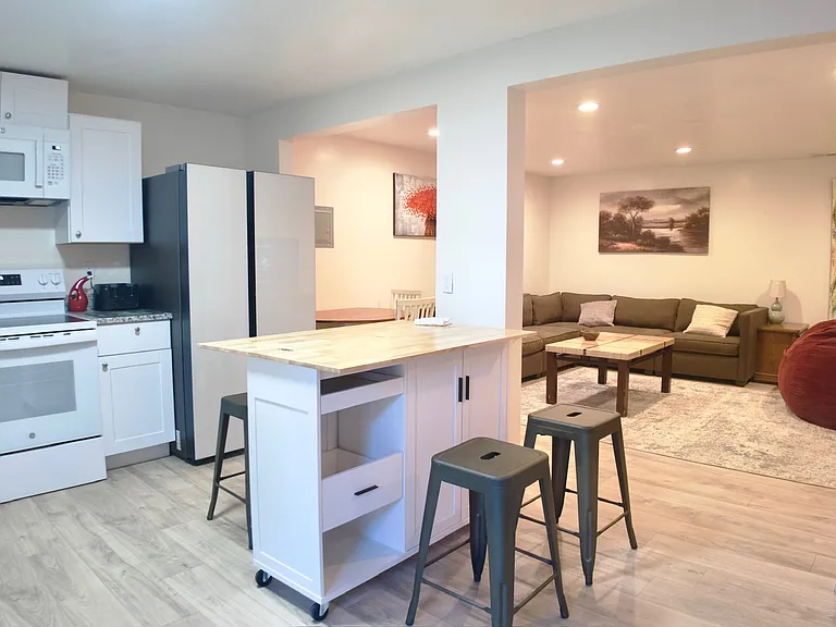 384 W Harvard Dr — Photo 11