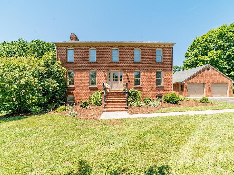 1st image of 107 Meadowgate Dr