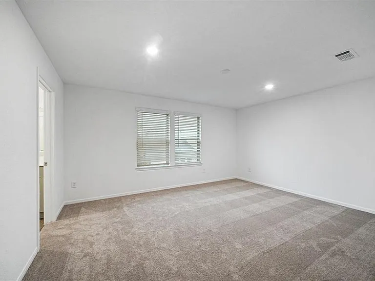 1020 Laguna Cove Dr — Photo 13