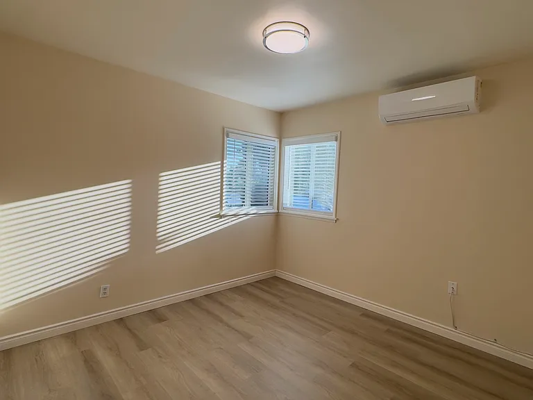 515 W Maple Ave — Photo 5