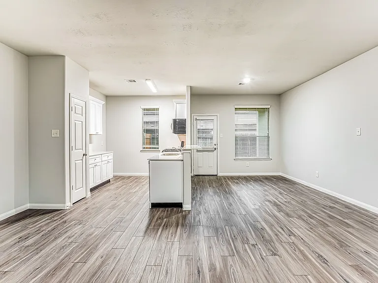 12218 Dona Ln — Photo 13