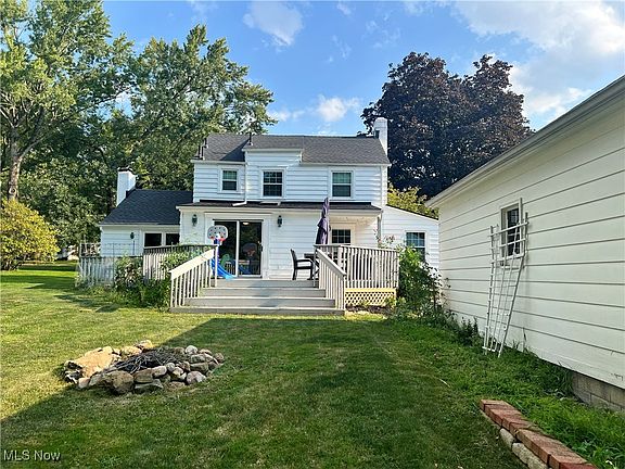 3rd image of 105 Nesbitt St