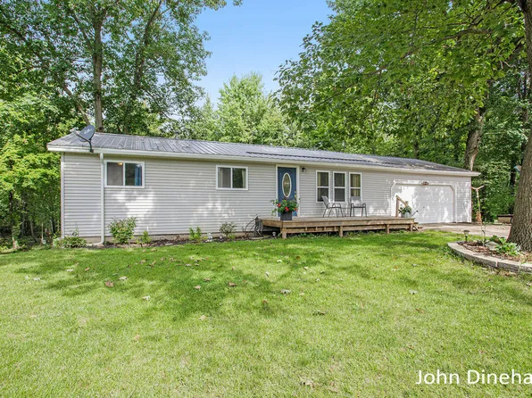 9441 Michelle Dr, Crystal, MI 48818