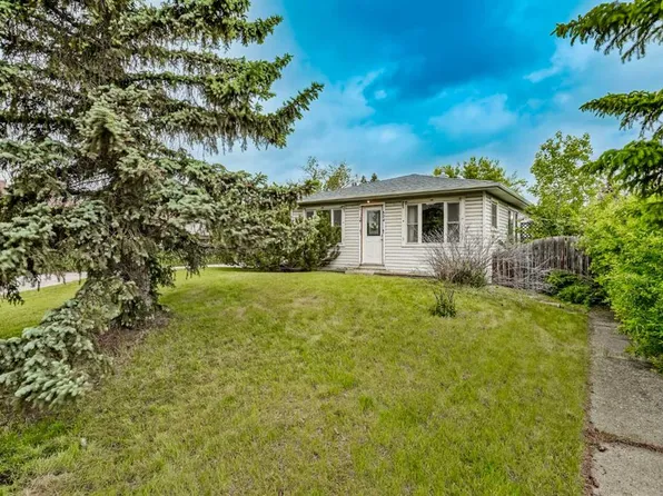 504 S 1st Ave NE, Airdrie, AB T4B 1R1