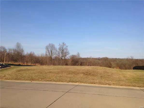 1552 Sloan Creek Dr, Cape Girardeau, MO 63701