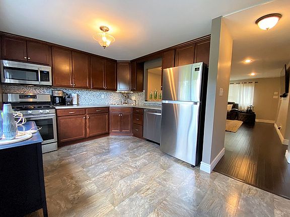 5th image of 46 Stoneledge Ct