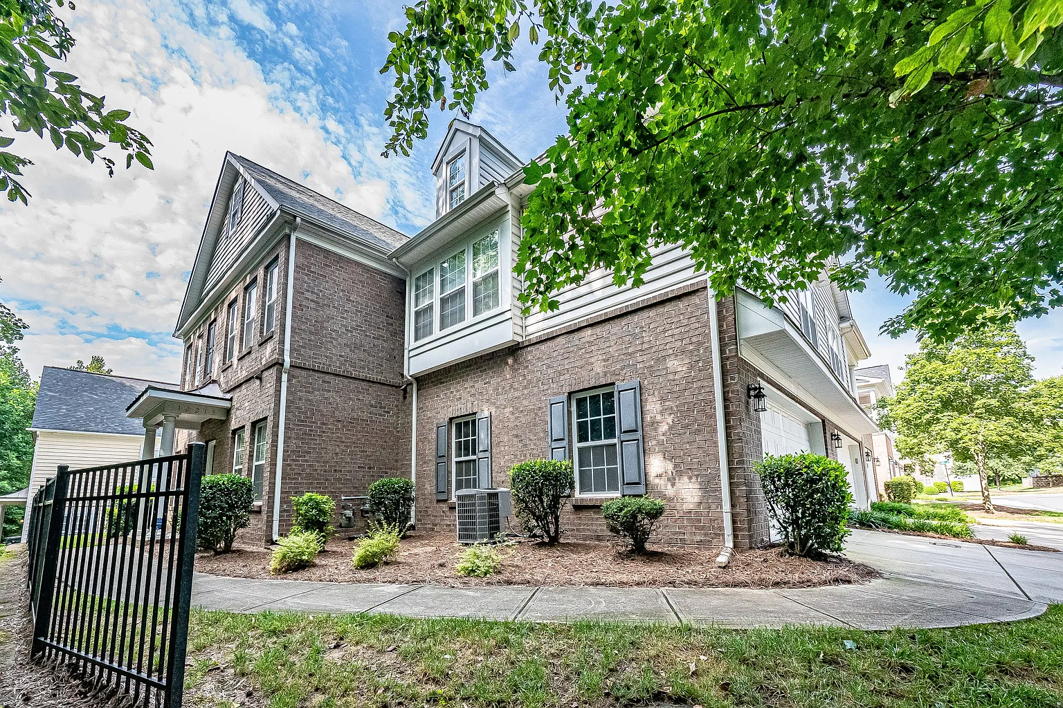 12213 Cannes St photo 1