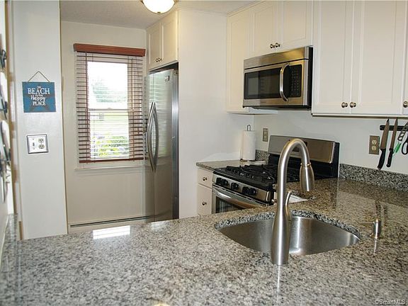 4th image of 71 Butternut Ln #71