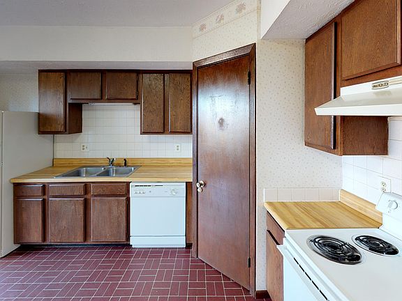 5th image of 2708 Bridalwood Dr APT D
