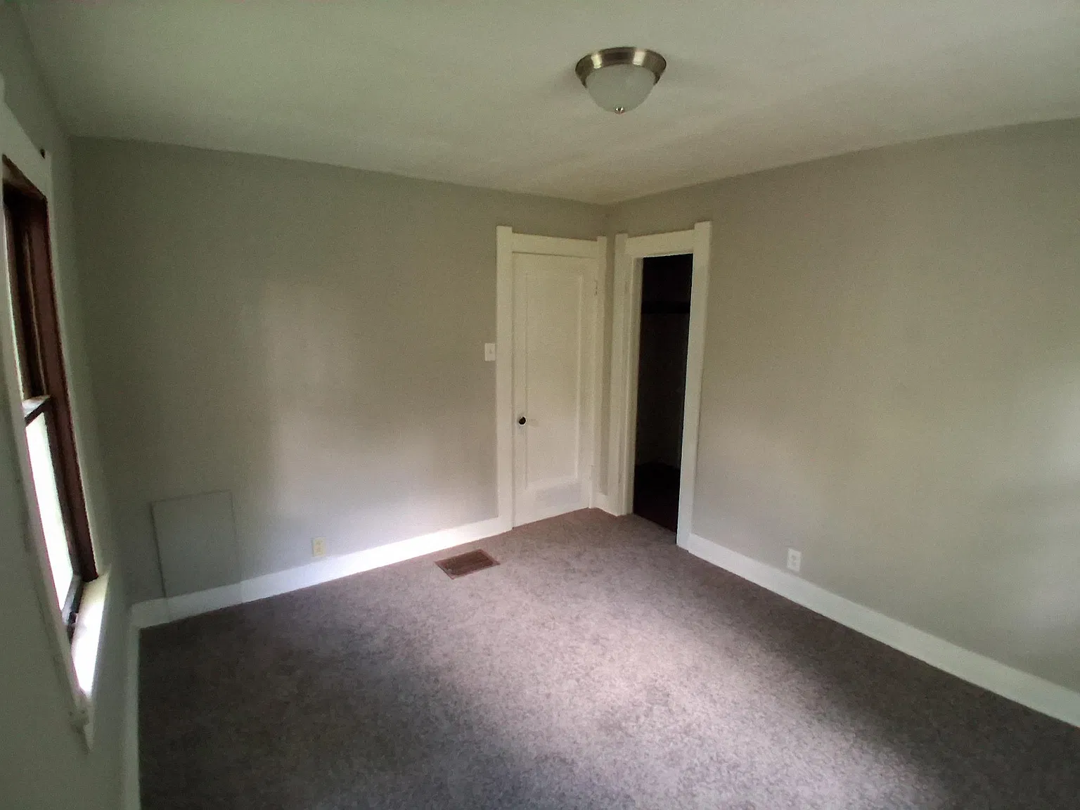2 bed, $1,075 — Photo 3