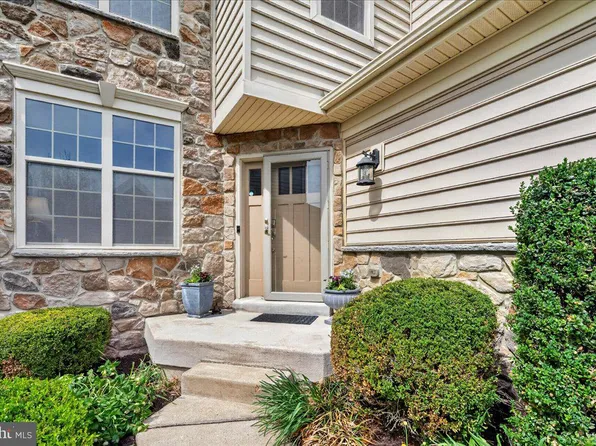 13 Meadow View Ln, Malvern, PA 19355