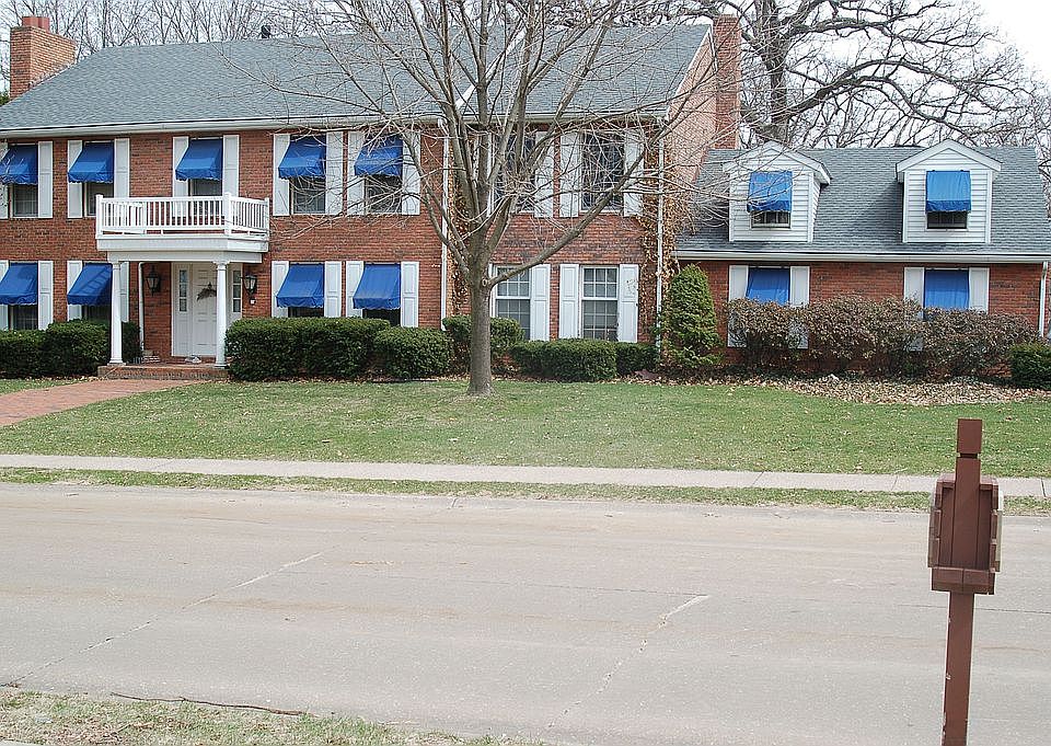 12 velie drive