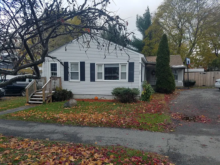 285 Essex St #1 — Photo 6