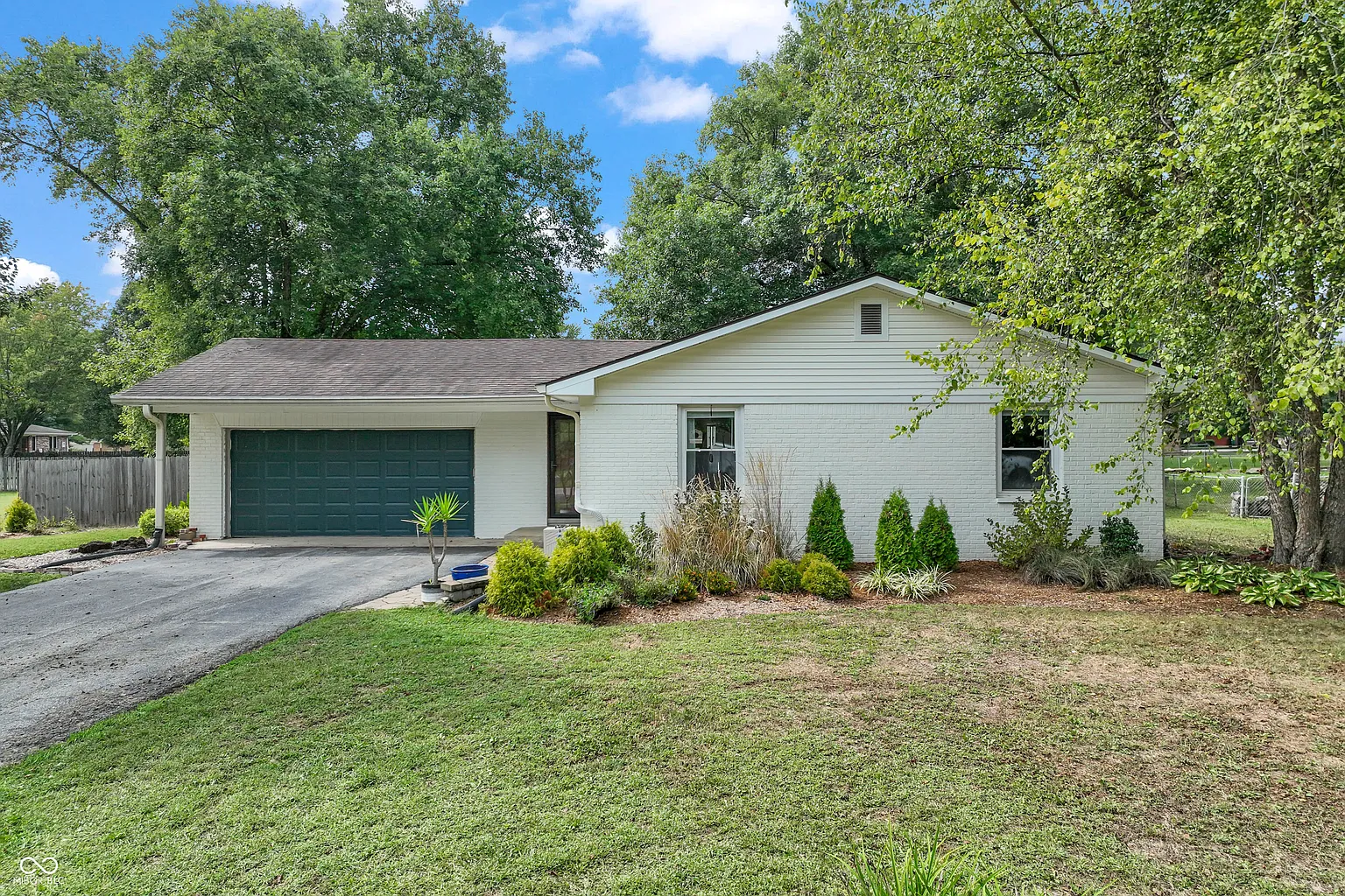 1166 Ledgewood Ln photo 1
