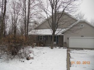 1068 Robin Ln, Willard, OH 44890